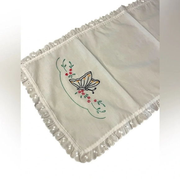 Vintage Hand Embroidered Butterfly Table Runner Floral Lace Dresser Scarf - Picture 3 of 5